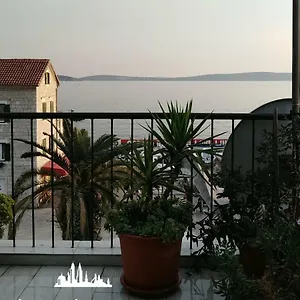 Nina Riva Apartment Kastela
